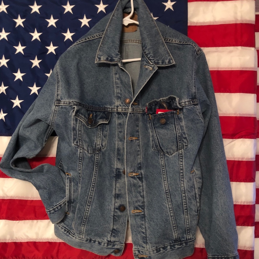 Rare Levi’s  jean Jacket - Picture 2 of 4